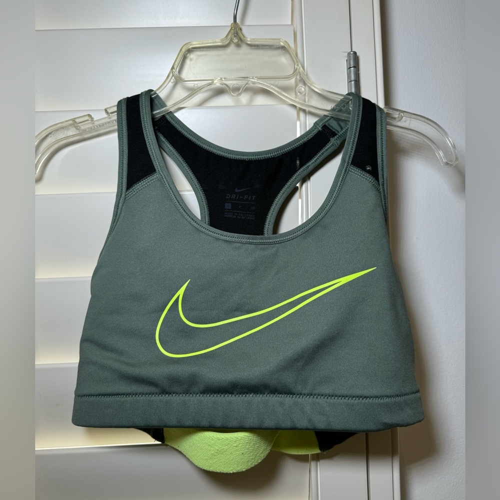 NIKE sports bra